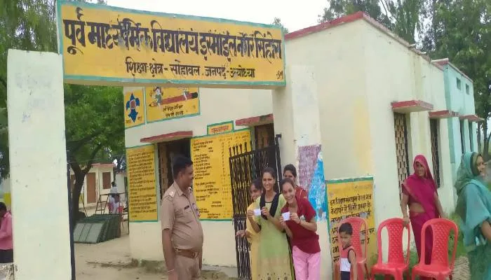 अयोध्या: ग्राम प्रधान पद के लिये हुए उप चुनाव में पड़े 80 फीसदी मत