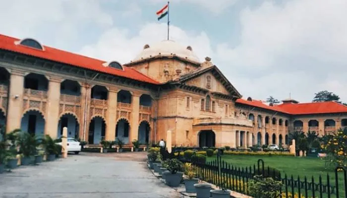 प्रयागराज: चीफ जस्टिस के आश्वासन पर वकीलों का कार्य बहिष्कार 15 दिनों के लिये स्थगित