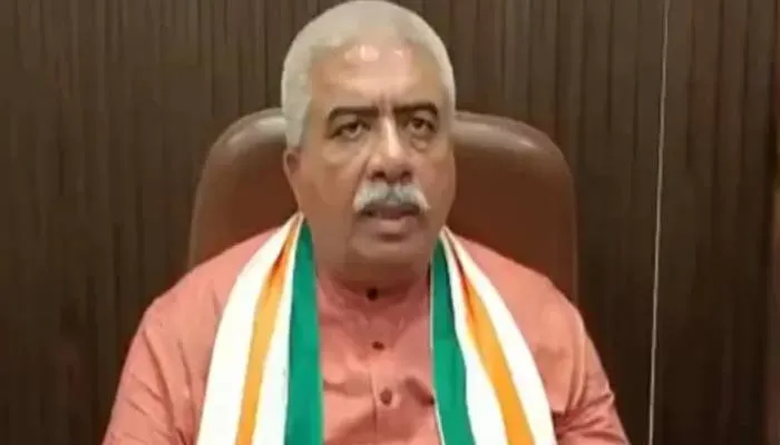 कानपुर: योगी के मंत्री राकेश सचान ने कोर्ट में किया सरेंडर, 31 साल पुराने मामले में दोषी