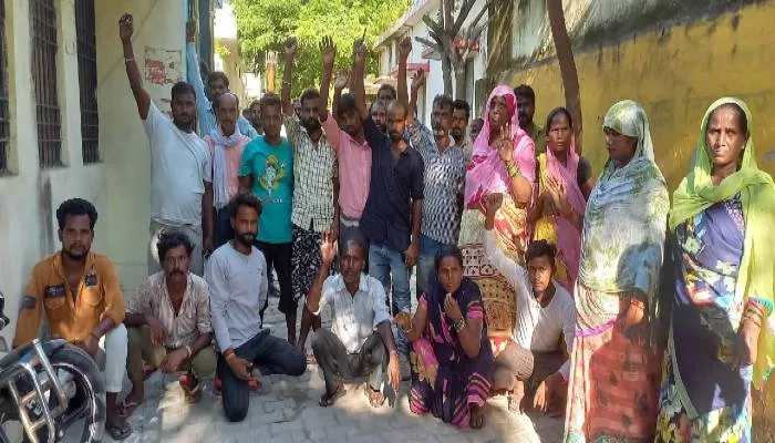 रायबरेली: सफाईकर्मी को पीटने पर हुआ बवाल, कर्मचारियों ने बंद किया काम