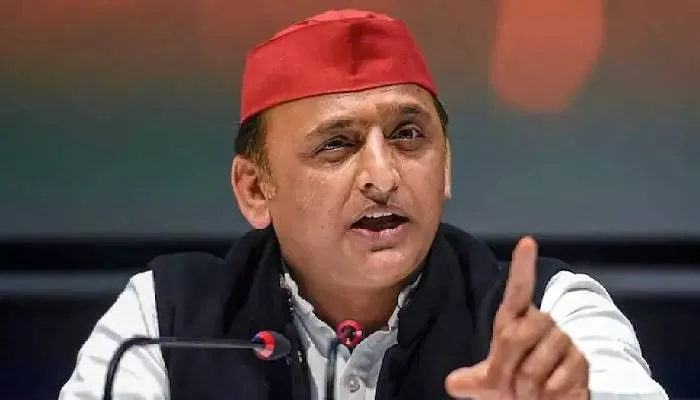 अतीत के काले पन्नों को छिपाने का प्रयास कर रही भाजपा: अखिलेश यादव
