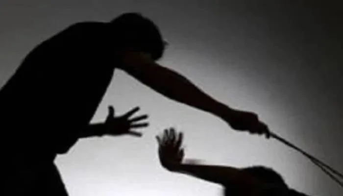 बहराइच: परिजनों ने प्रधानाचार्य पर फीस न जमा होने पर लगाया बेटे की पिटाई का आरोप