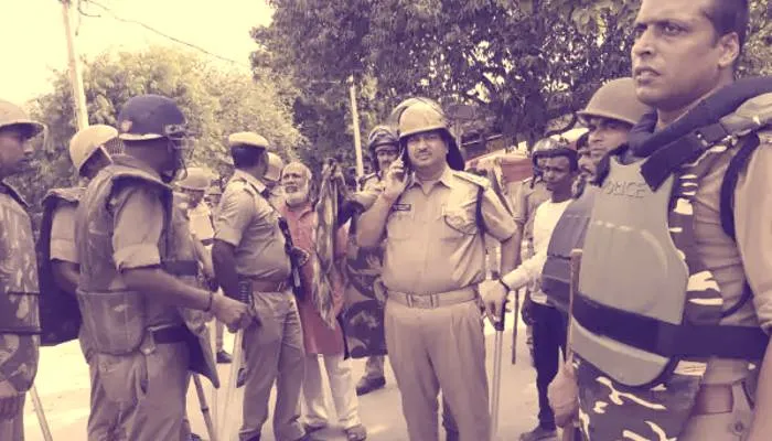वाराणसी: मोहर्रम के जुलूस के दौरान बवाल, जमकर चले ईंट-पत्थर, दर्जनों घायल