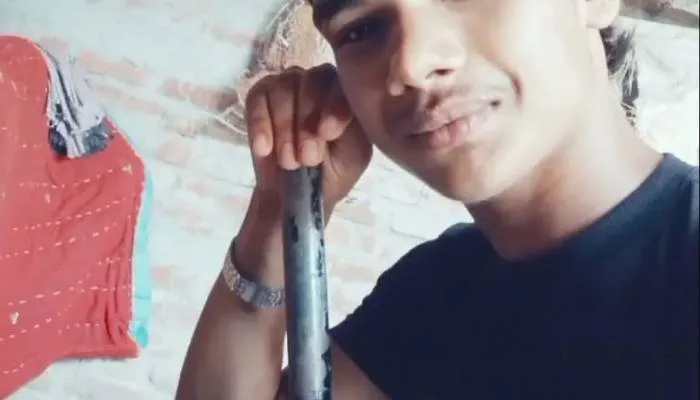 बहराइच: तमंचे के साथ युवक ने सोशल मीडिया पर डाली फोटो, जांच में जुटी पुलिस