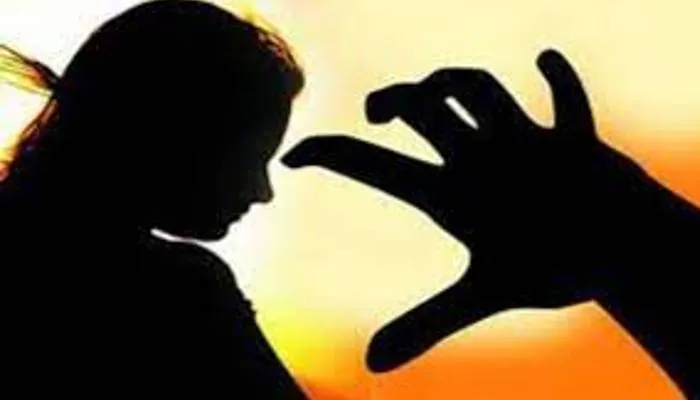अयोध्या: दुष्कर्म में असफल होने पर युवक ने युवती के गले पर हंसिया से किया वार, हालत गंभीर