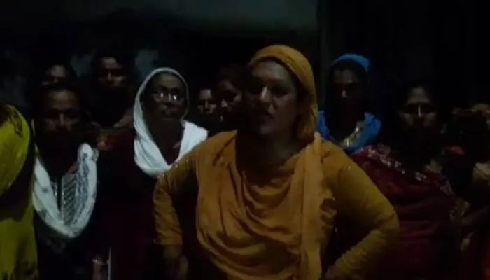 बहराइच: रिसिया कस्बे में किन्नरों के दो गुट आपस में भिड़े, चार घायल