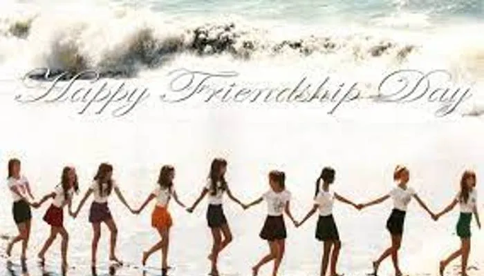 Friendship Day 2022: इस फ्रेंडशिप डे पर दोस्ती को बनाएं मजबूत, दें यह खास तोहफा