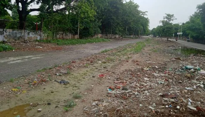 कानपुर: डबल पुलिया-राजापुरवा मार्ग के निर्माण का कार्य बंद, बारिश के बाद ही शुरू होगा कार्य