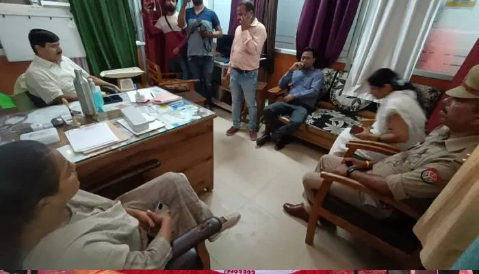 बहराइच: बिना रजिस्ट्रेशन के चल रहा नर्सिंग होम, नगर मजिस्ट्रेट और सीएमओ के छापे में हुआ खुलासा