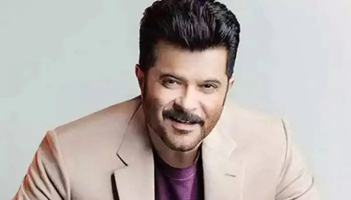 अनिल कपूर ने शेयर की बीते जमाने की यादगार फोटो, पूछा- इन एक्टर्स को पहचान पाएं आप?