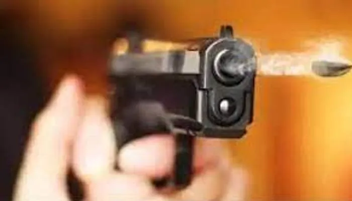 उन्नाव: संदिग्ध परिस्थितियों में बाइक सवार युवक को लगी गोली, हालत गंभीर