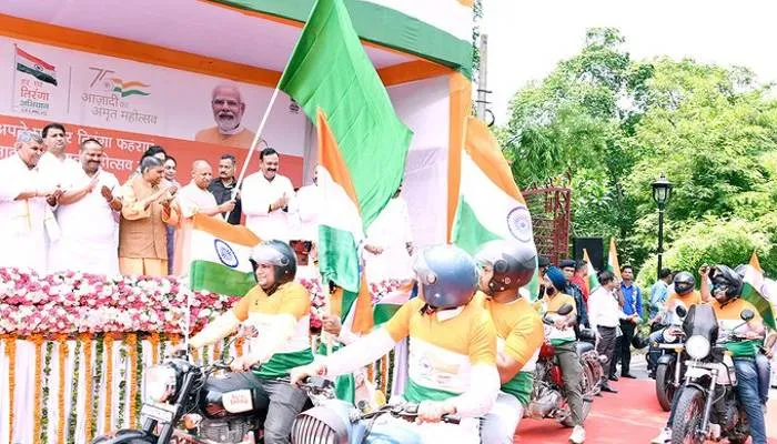 आगरा में बोले मुख्यमंत्री योगी- राष्ट्र निर्माण की जिम्मेदारी युवाओं पर