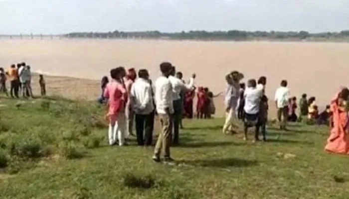 बांदा में बड़ा हादसा: यमुना नदी में पलटी नाव, चार की मौत, कई लापता…सीएम योगी ने जताया दुख