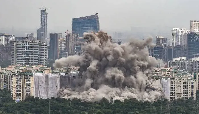 ट्विन टॉवर मामले में 26 अधिकारी-कर्मचारी हैं जिम्मेदार, इनमें प्राधिकरण के अधिकारी, बिल्डर और आर्किटेक्ट भी शामिल