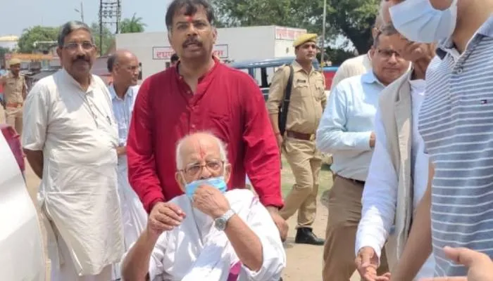 सुप्रीम कोर्ट में रामलला का मुकदमा लड़ने वाले के पारासरण पहुंचे अयोध्या, किया दर्शन पूजन