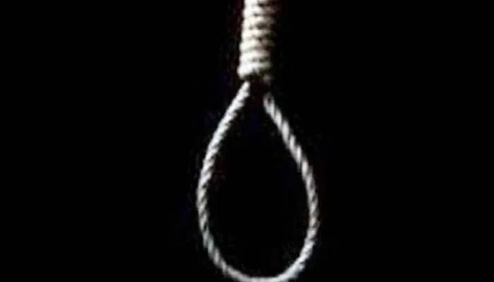 मेरे: पति की पिटाई से क्षुब्ध महिला ने दो बेटियों संग फांसी लगाकर दी जान