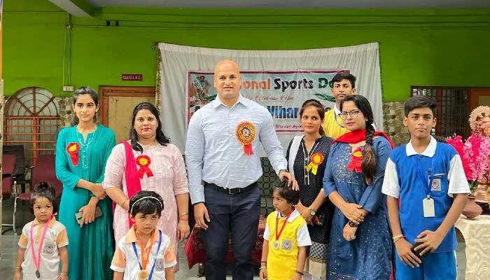 अयोध्या: राष्ट्रीय खेल दिवस पर आयोजित हुई खेल प्रतियोगिता, बच्चे पुरस्कृत