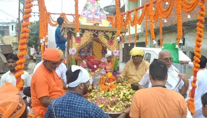 अयोध्या: हर्षोल्लास से निकली झूलेलाल चालीहा महोत्सव की शोभायात्रा