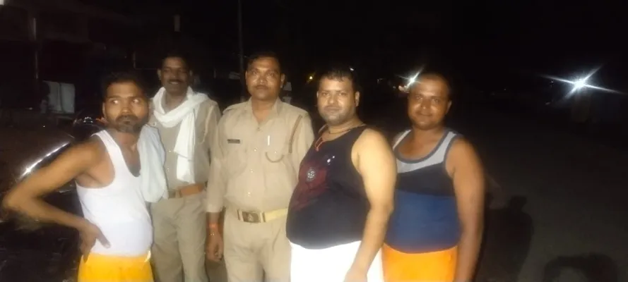 बहराइच : घर लौट रहे किराना व्यापारी को पीटकर लूटी 19 हजार की नकदी, अज्ञात वर्दीधारियों पर लगा आरोप