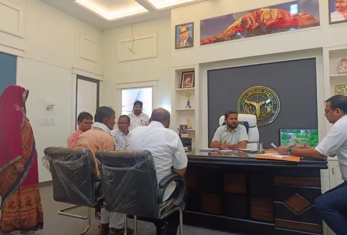 पीलीभीत: बरखेड़ा ब्लॉक प्रमुख के बेटे ने हथियाए बीडीसी सदस्यों के प्रमाण पत्र