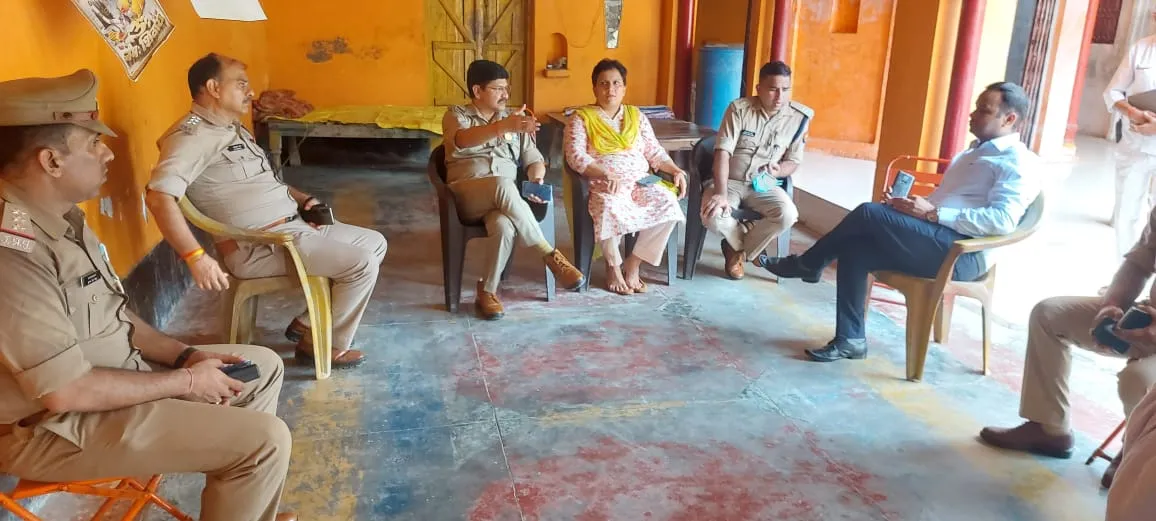 बरेली: दुनकी में ना बिगड़ने पाए साम्प्रदायिक सौहार्द, पुलिस और प्रशासनिक अधिकारियों ने जमाया डेरा, बढ़ाई सतर्कता