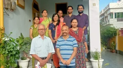हल्द्वानी: नई पीढ़ी को जड़ों से जोड़ रहे ‘मेरि भाषा मेरि पछ्याण’ से जुड़े कवि और साहित्यकार