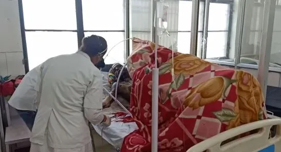 बरेली: परिवारिक विवाद पर युवक ने लगाई आग, गम्भीर हालत में जिला अस्पताल में भर्ती