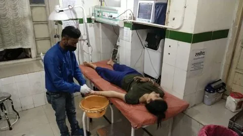 नैनीताल: बॉयफ्रेंड से झगड़ा होने पर लखनऊ की महिला पर्यटक ने काटी हाथ की नस