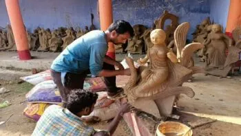 हल्द्वानी: कोविड के दो साल बाद मूर्तिकारों में जागी कमाई की उम्मीद
