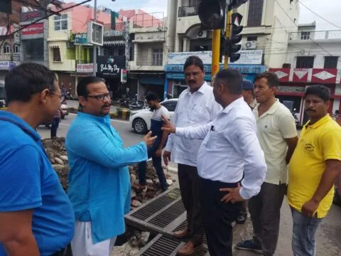 हल्द्वानी: कालाढूंगी रोड को जलमग्न बनाने वाले अतिक्रमण को पीडब्ल्यूडी ने किया ध्वस्त