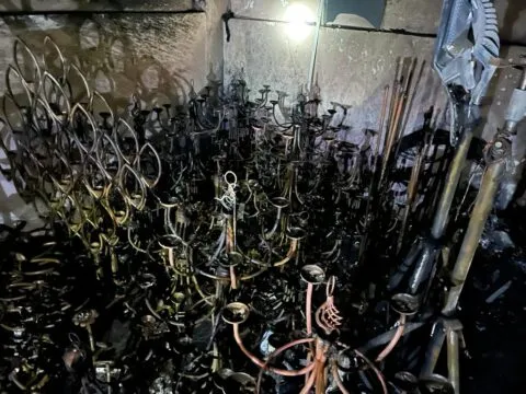 हल्द्वानी: मैरिज हॉल के स्टोर में लगी आग, लाखों का नुकसान