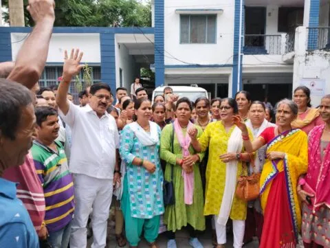 हल्द्वानी: नलों में पानी नहीं बिल देने में आगे है जलसंस्थान के अधिकारी, गुस्साई महिलाओं का प्रदर्शन