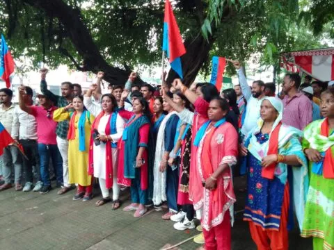हल्द्वानी से नैनीताल तक गरजे लोग, बोले- कमिश्नर साहब यूट्यूब वीडियो बनाने में व्यस्त, कैसे दूर होंगी जनसमस्याएं