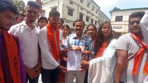 हल्द्वानी: शिक्षामंत्री धन सिंह रावत को एबीवीपी की दो टूक, 15 दिन में जारी करें छात्रसंघ चुनाव की तिथि