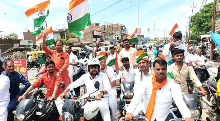 गोरखपुर : भाजयुमो कार्यकर्ताओं ने निकाली तिरंगा यात्रा