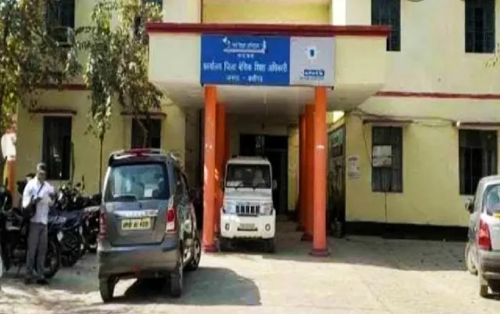 अलीगढ़ : मृतक आश्रित कोटे से तीन बहनों ने ली नौकरी, विभागीय जांच शुरू