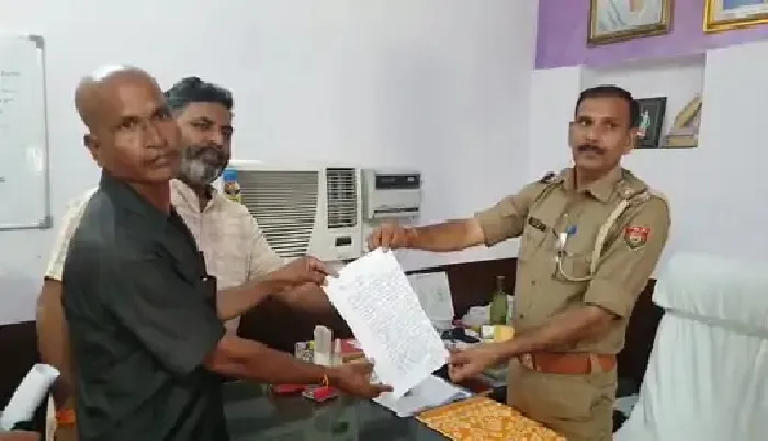 अलीगढ़ : जन्माष्टमी उत्सव के बीच अश्लील डांस को लेकर हिंदू महासभा का विरोध