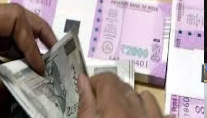 अयोध्या: तीन माह से आउटसोर्सिंग कर्मियों को नहीं मिला वेतन, कर्मचारियों ने डीएम से लगाई गुहार