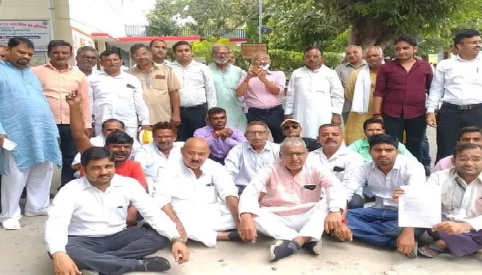 बुलंदशहर :बीएसए के समर्थन में उतरे आप कार्यकर्ता