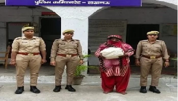 लखनऊ : तस्कर पकड़ने गई पुलिस पर पथराव, दो नामजद समेत तीन केस दर्ज