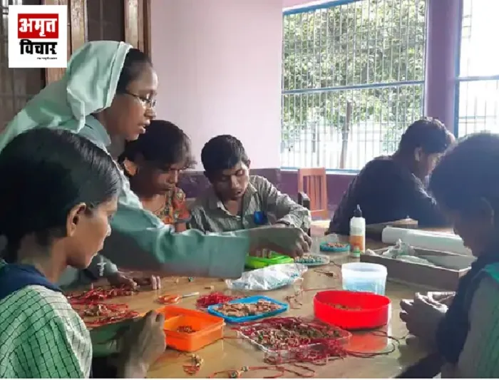 इटावा : भाई-बहन के स्नेह को संजो रहे मूकबधिर बच्चे… जानें इनका हुनर