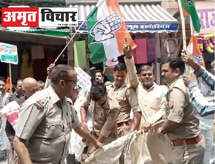 इटावा : सरकार की निकाल रहे थे अर्थी… जानें फिर हुआ क्या
