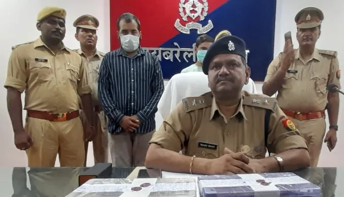 रायबरेली: एटीएम में टेंपरिंग करके दस लाख निकालने वाले दो गिरफ्तार