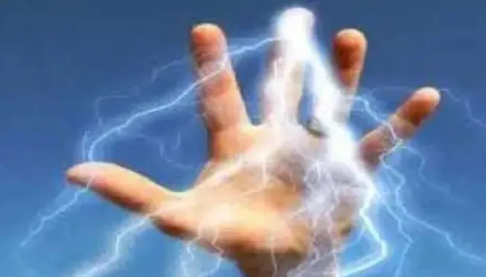 फर्रुखाबाद: तिरंगा लगाने के दौरान पंचायत मित्र की करंट लगने से मृत्यु