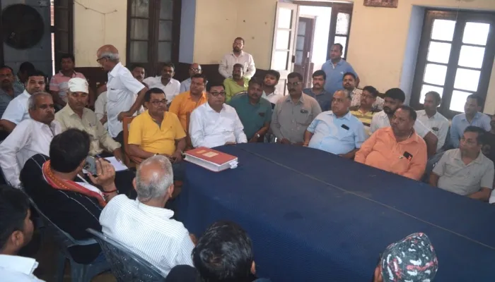 अयोध्या: कालिका हवेली ढाबे पर हुई मारपीट को लेकर वकीलों ने जताई नाराजगी, किया यह बड़ा ऐलान