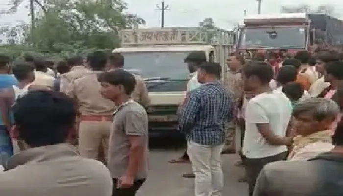 लखनऊ : बेकाबू बोलेरो के साथ सड़क पर घिसटते रहे दंपती, मौत