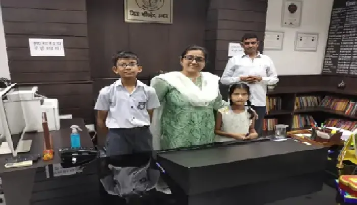 उन्नाव : वीडियो बनाने वाले बच्चों से डीएम ने की मुलाकात