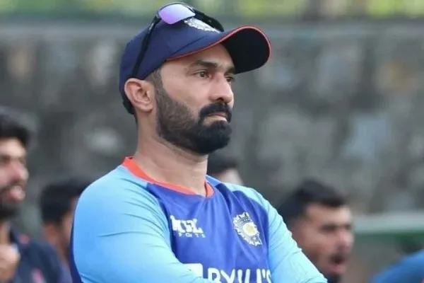 दिनेश कार्तिक बोले- कठिन परिस्थितियों में खेलने से टी20 विश्व कप की तैयारियों में मिलेगी मदद