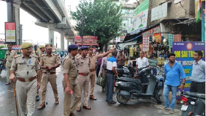 लखनऊ : अतिक्रमण फैलाने वालों को दी गई हिदायत