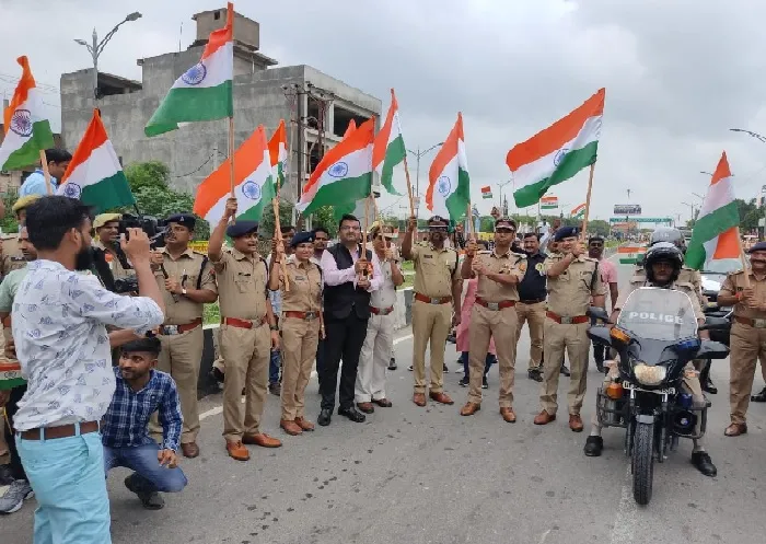 लखनऊ : ध्वजारोहण में दो हजार पुलिसकर्मी करेंगे निगरानी